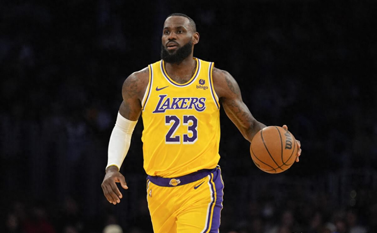 阿扎伦卡遭遇十二持续失利,湖人教练压力巨大! 阿扎伦卡遭遇十二持续失利,湖人教练压力巨大!