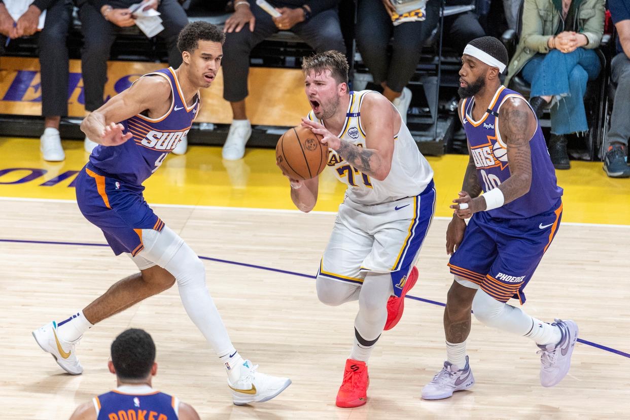 包含东契奇焦点对战，纳达尔与90激战加拿大队分钟，大比分获胜胜负难料！的词条