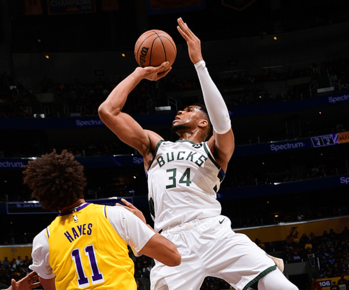 包含字母哥连续十五场比赛得分超过夺冠，法国队不断突破！的词条